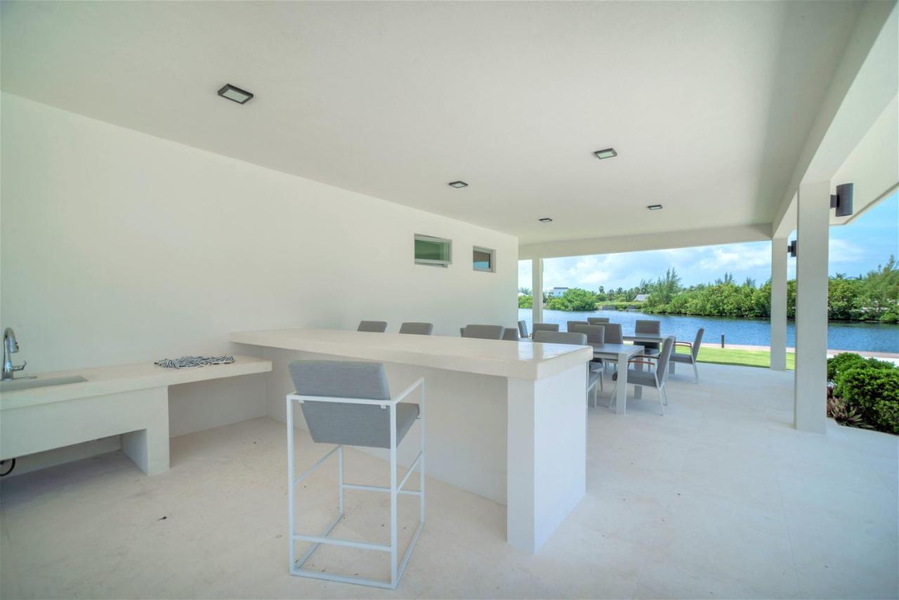 Cayman Luxury Rentals At One Canal Point George Town Exterior foto